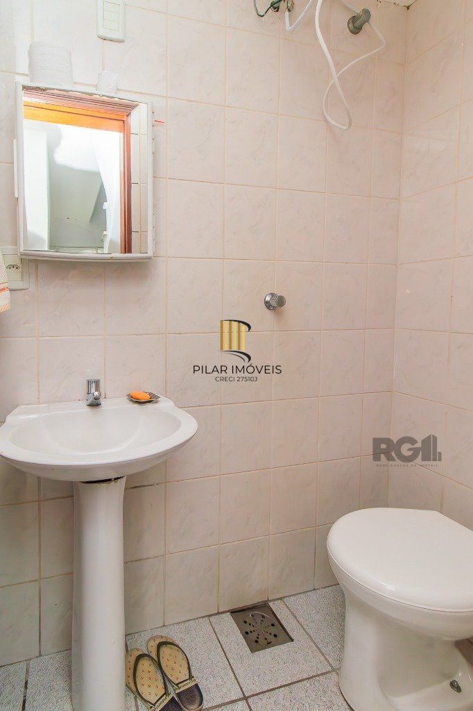Belíssima casa em Condomínio com 3 dormitórios