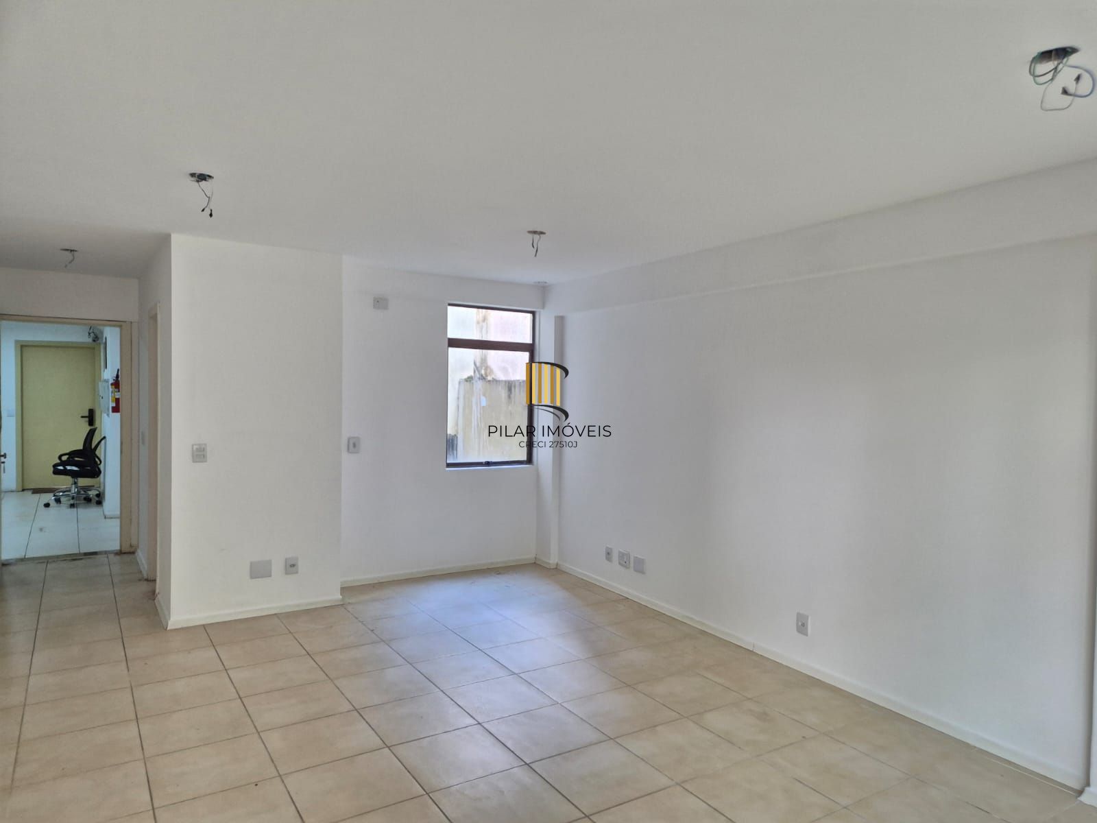Sala comercial desocupada