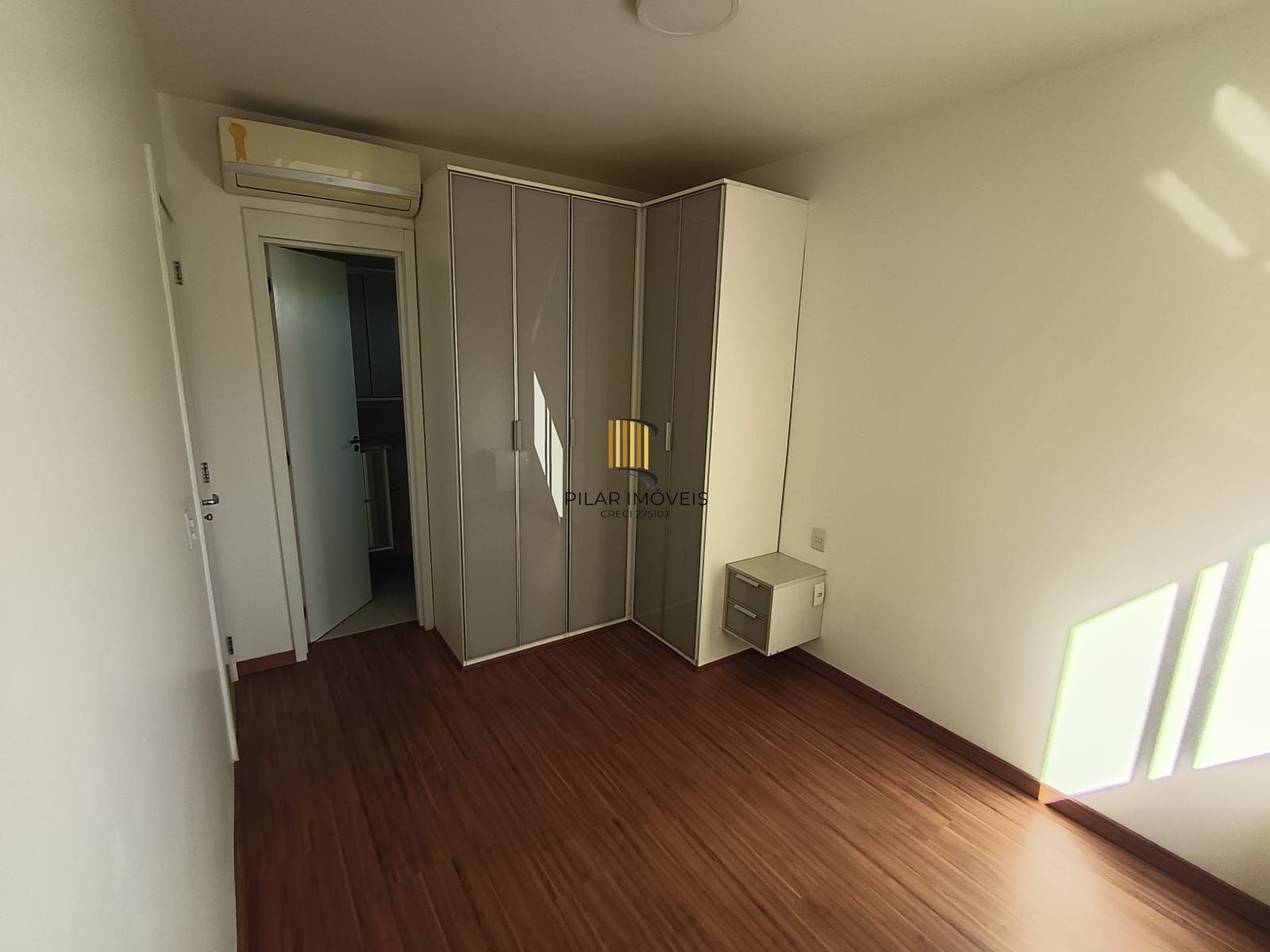 Apartamento 2 dormitórios 1 suíte e 1 vaga