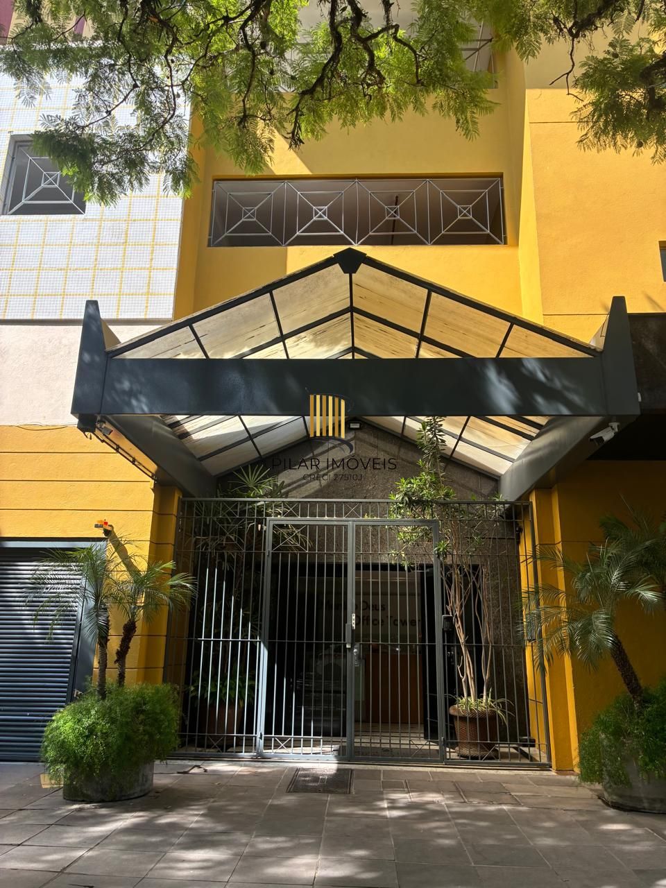 Ótima sala de 24,88 metros quadrados no Menino Deus