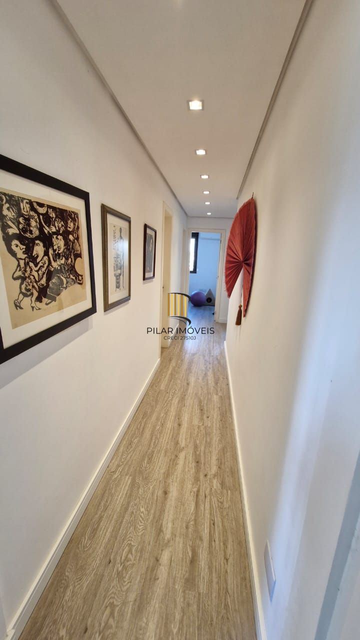 Apartamento de frente para o Guaíba/Parque Marinha do Brasil, com 3 dormitórios, 2 garagens cobertas