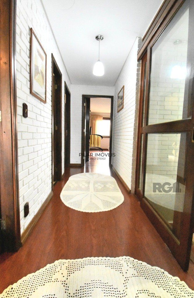 CASA - 5 dorms. -  3 vagas -  290 m² - MENINO DEUS