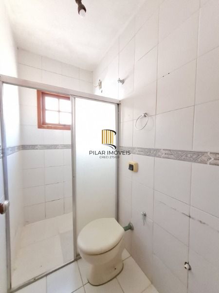 Casa de 3 dormitórios, apenas uma quadra da Av. Edgar Pires de Castro