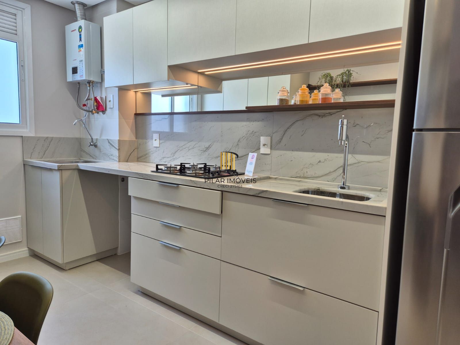 Apartamento 2 Dormitórios, Decorado e com Vaga de Garagem | Pronto para Morar!