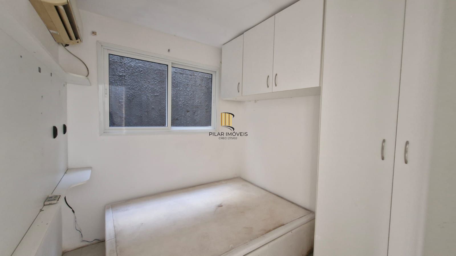 Casa em Condomínio fechado, 5 dormitórios sendo 2 suítes, 5 banheiros, 203 m² de área privativa, 2 garagem cobertas