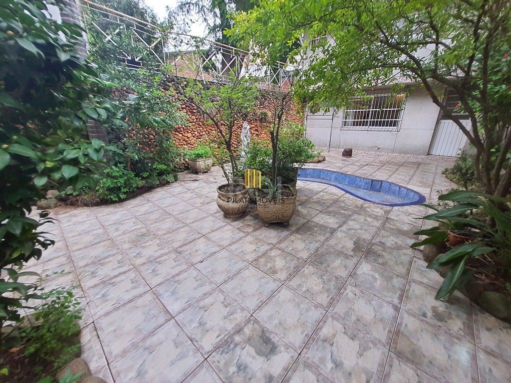 Casa para Venda - 300m², 3 dormitórios, sendo 3 suites, 5 vagas - Santana