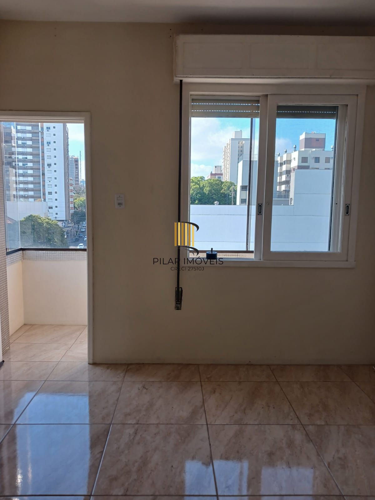 Apartamento três dormitórios ( uma suíte) panorâmico