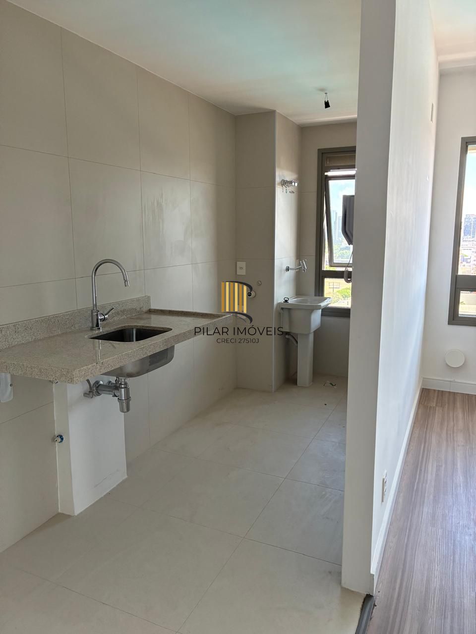 Lindo imóvel 2 dormitórios, 1 suíte, 64 m2, vaga de garagem no bairro Praia de Belas