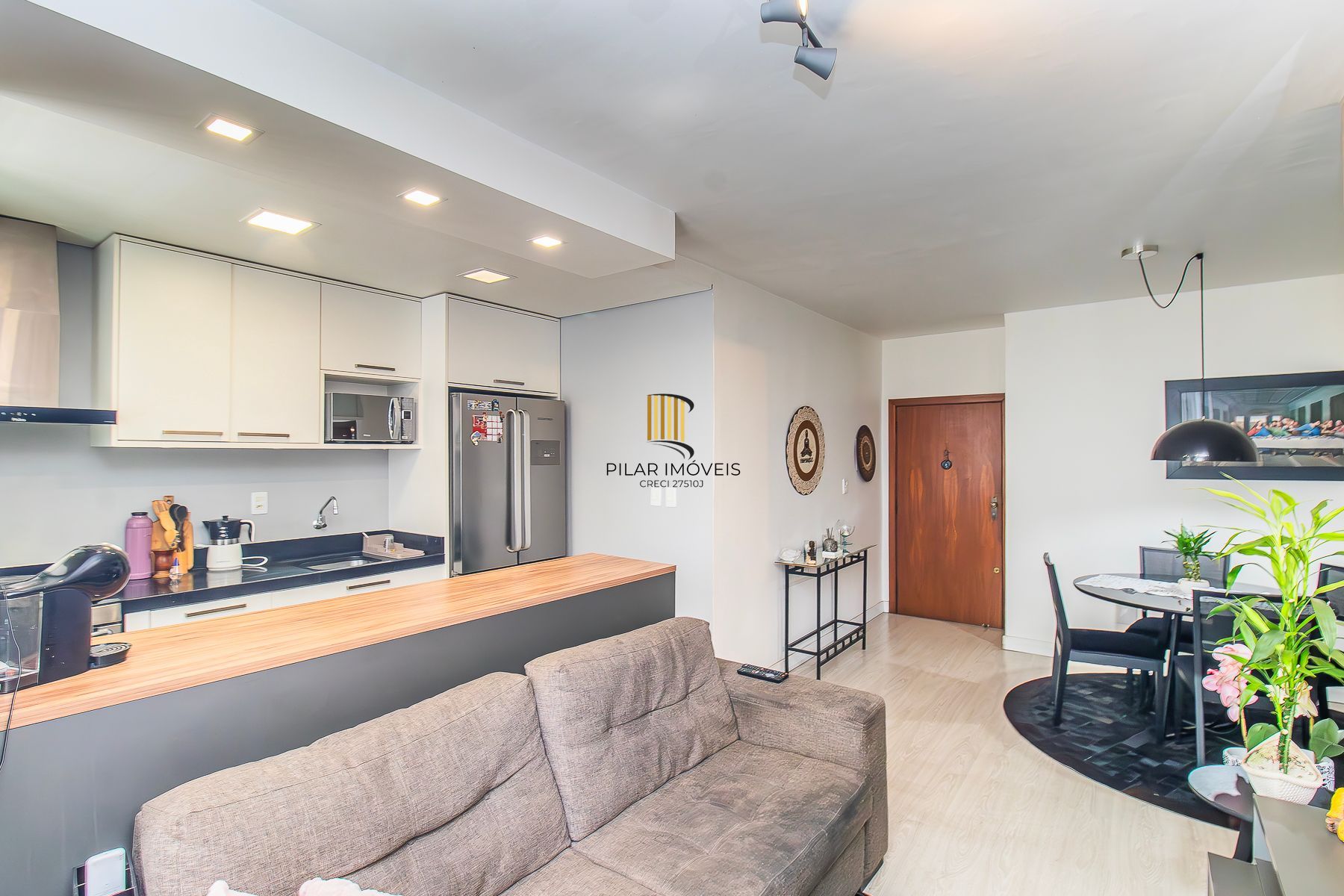 Apartamento dois dormitórios 68,00m² no bairro Glória