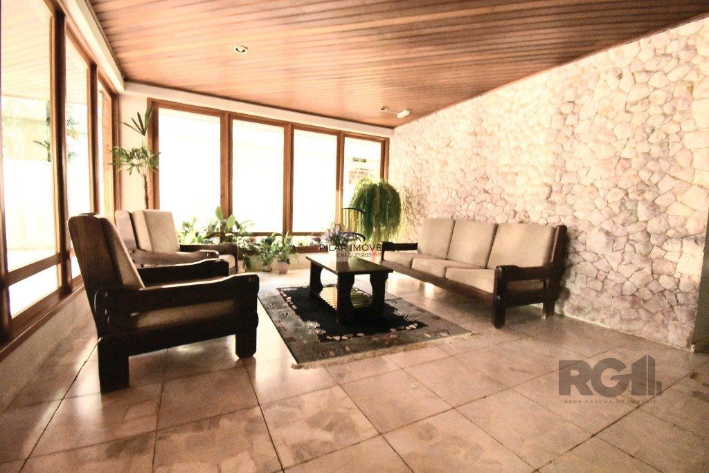 Imóvel 2 dormitórios no Menino Deus com 58,49m²  SEMI-MOBILIADO COM BOX - Pilar Imóveis