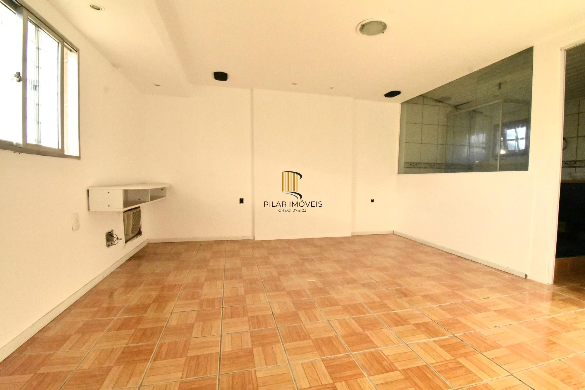 Apartamento de 4dormitórios, sendo uma suite churrasqueira e sacada 85m2 bairro Menino Deus.