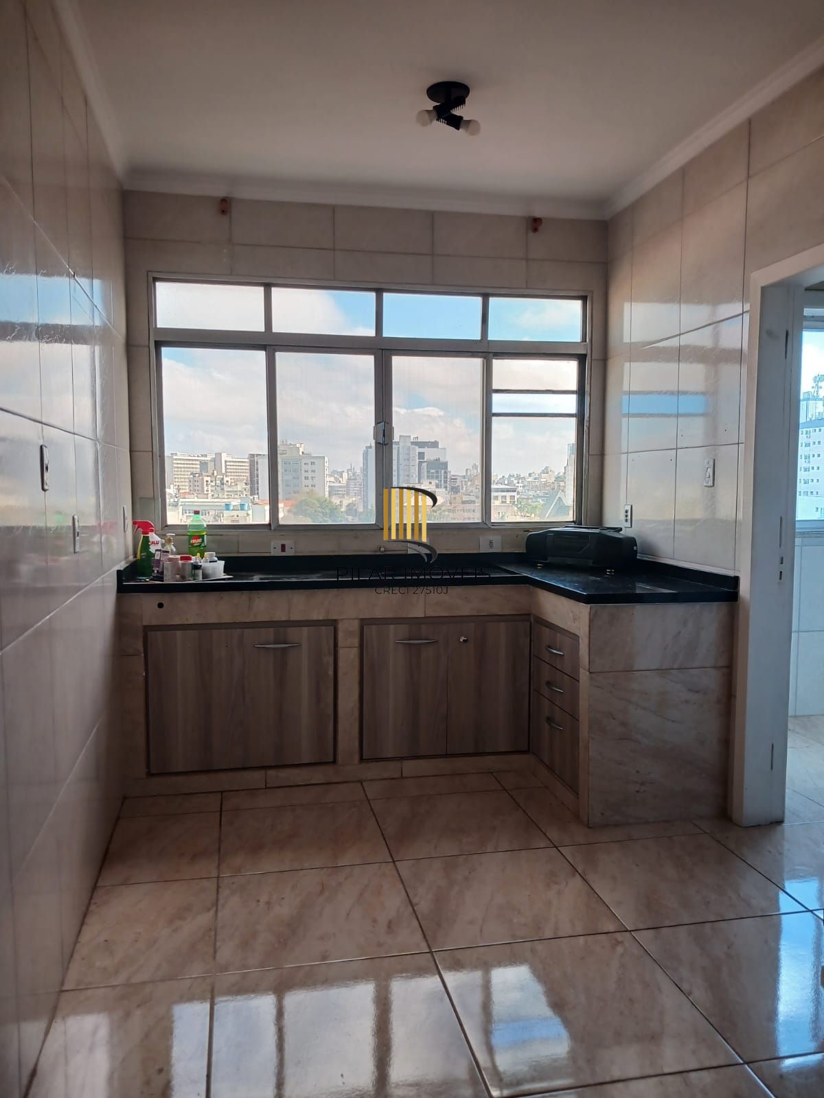 Apartamento três dormitórios ( uma suíte) panorâmico