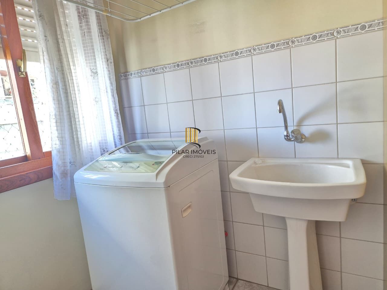 3Dormitórios com 99,80m privativos.