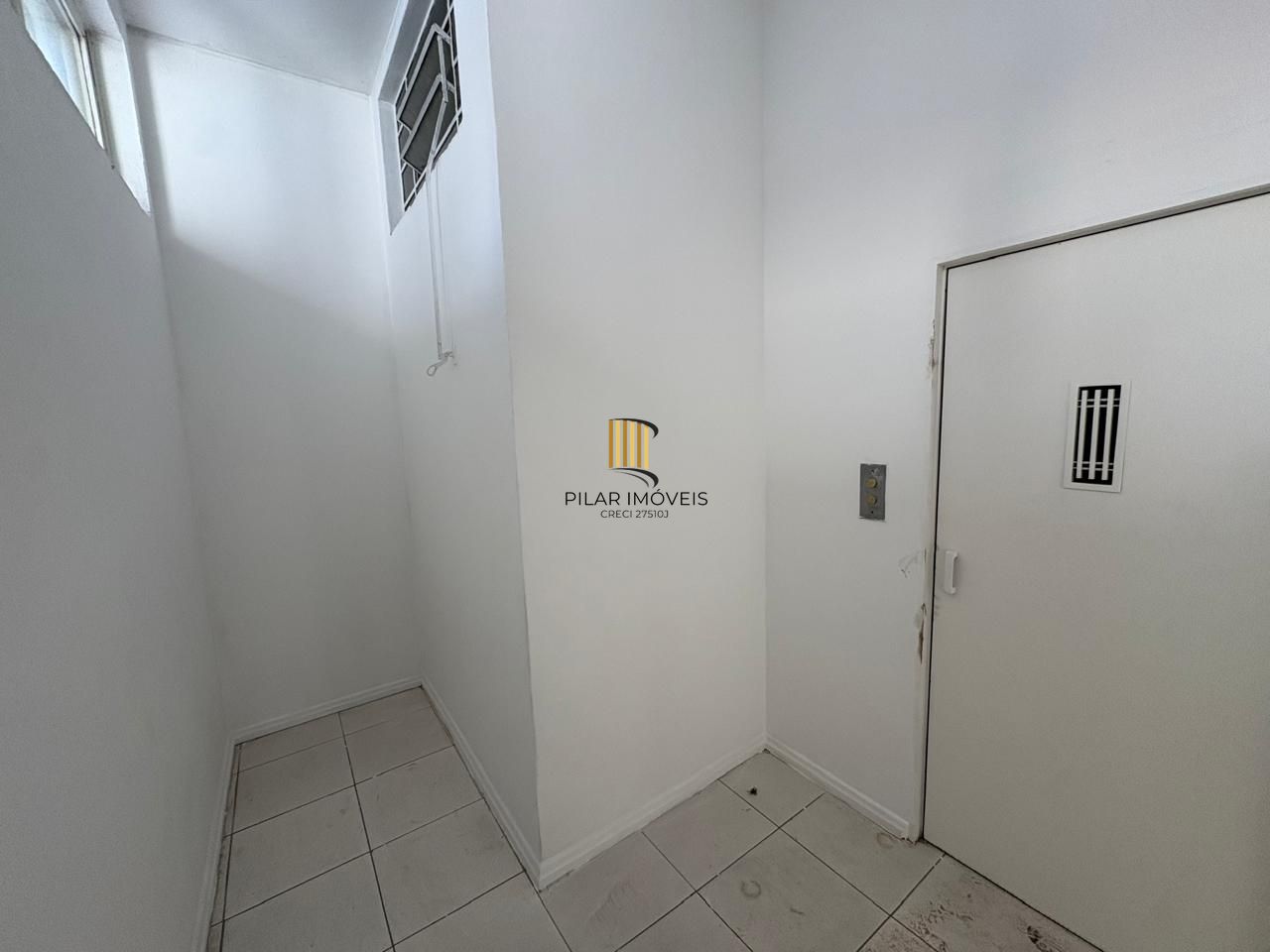 Sala comercial 822,66m² no centro de Porto Alegre