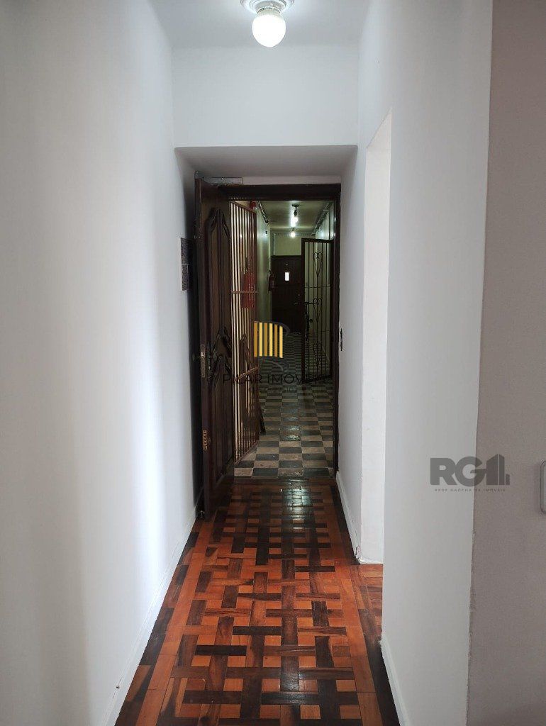 Apto  2 dorm com sacada na Duque de Caxias