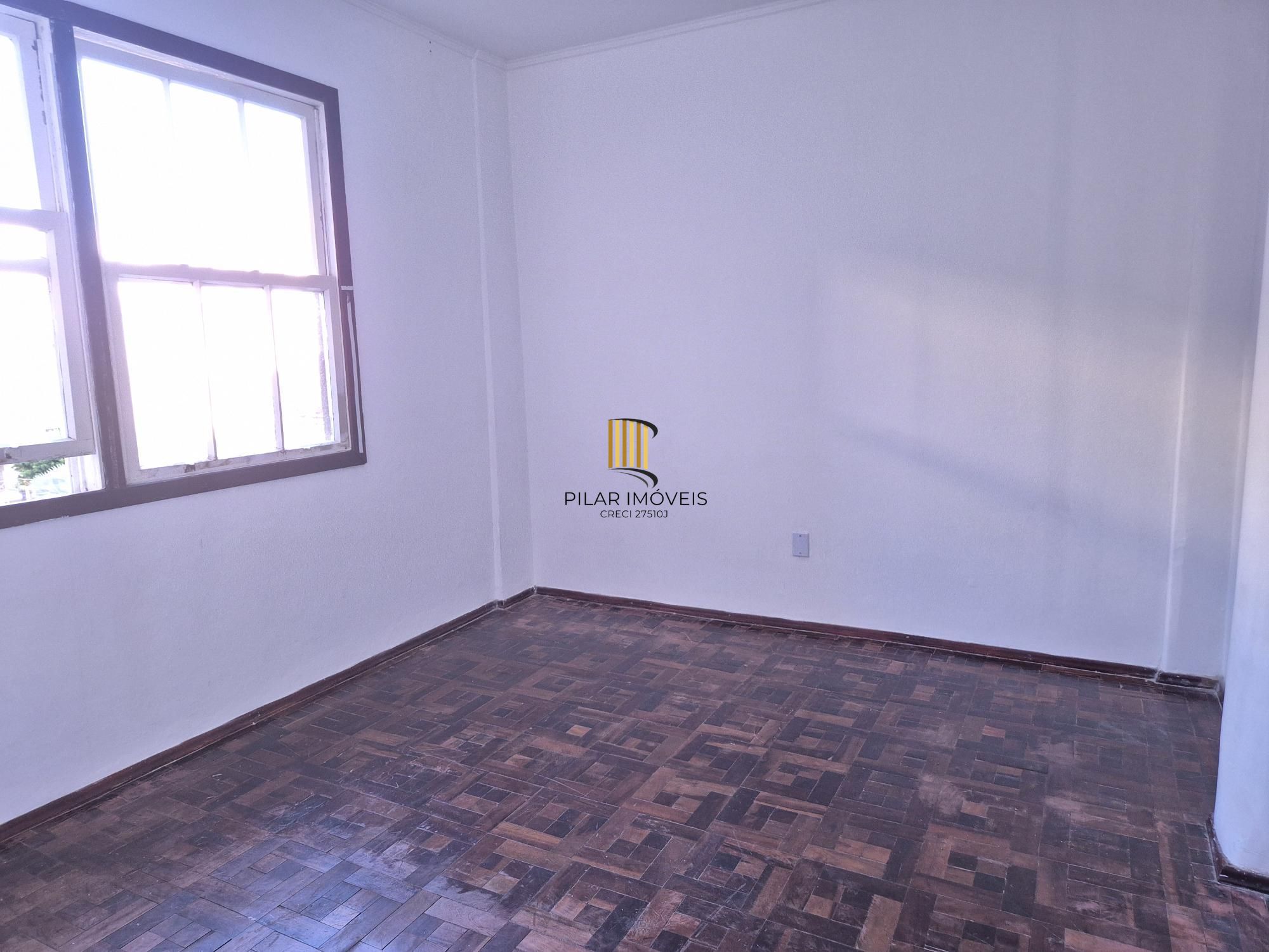 Imóvel desocupado, próximo ao gasômetro