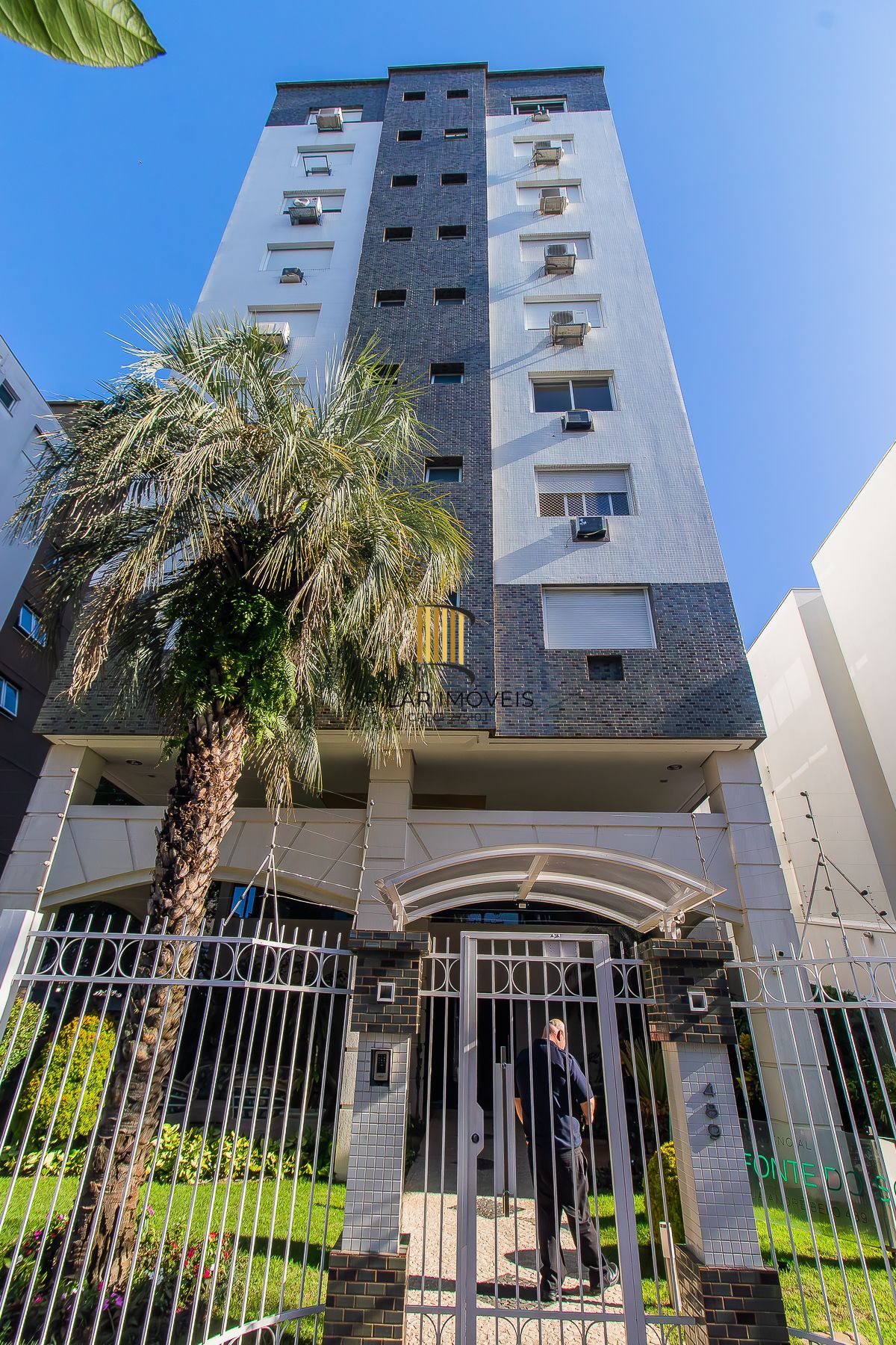 2D com suíte, vaga e churrasqueira