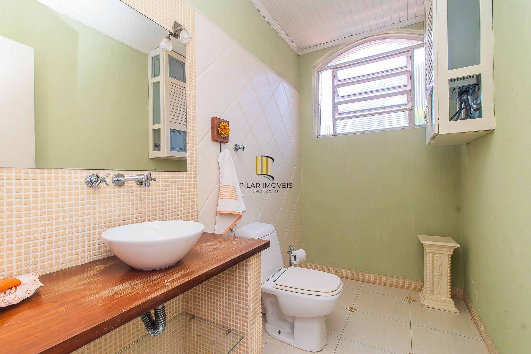 Casa com 5 dormitórios e muito mais