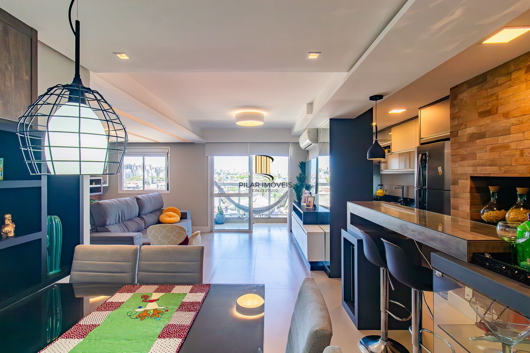 Apartamento 2 dorms, 1  suite e 1 vaga.