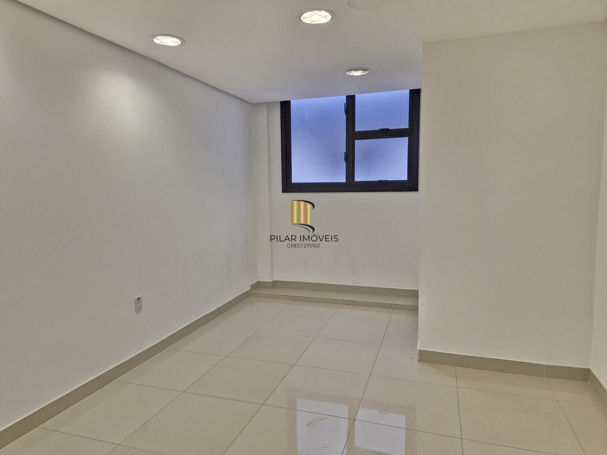 Sala reformada com Mezanino