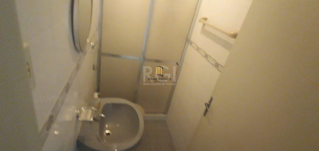 Casa para Venda - 100m², 3 dormitórios, 1 vaga - Menino Deus