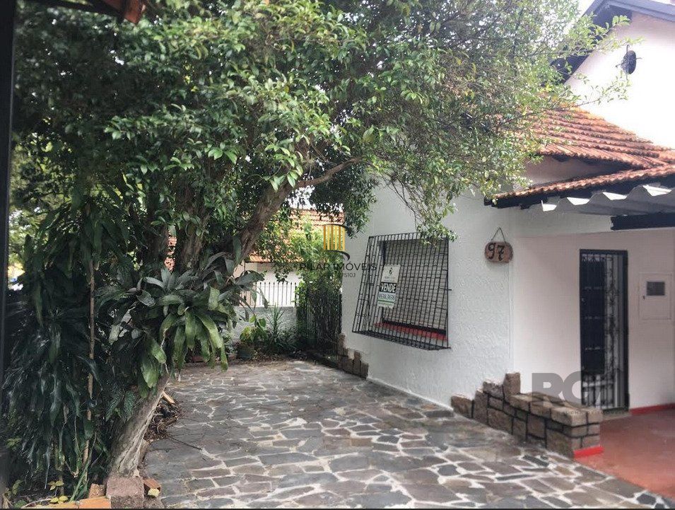 Casa - 3 dorms. 3 vagas - 150 m² - Santa Tereza
