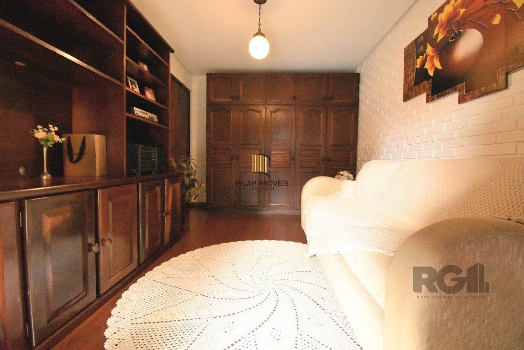 CASA - 5 dorms. -  3 vagas -  290 m² - MENINO DEUS