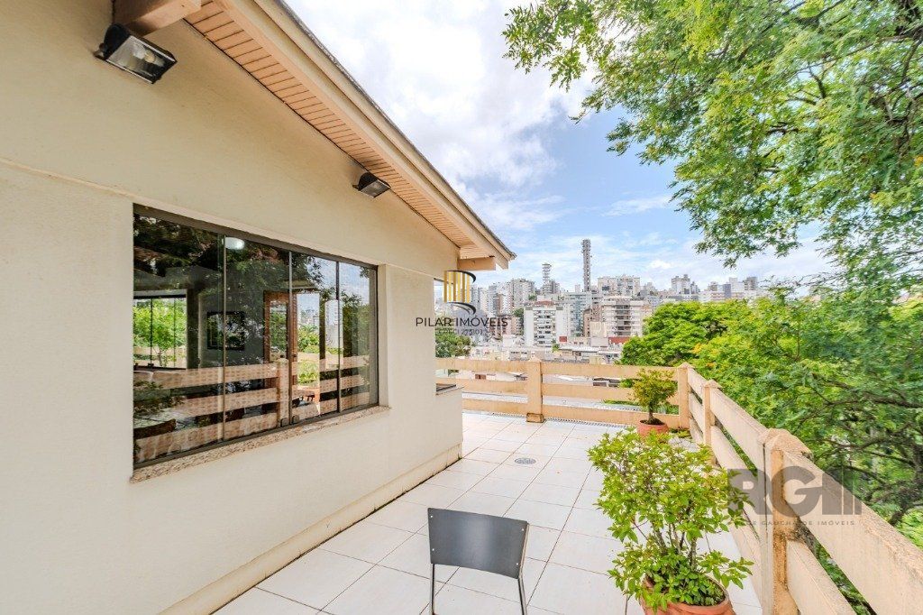 APARTAMENTO COBERTURA - 3 dorms, 2 vagas - 278.00 m² - PETROPOLIS