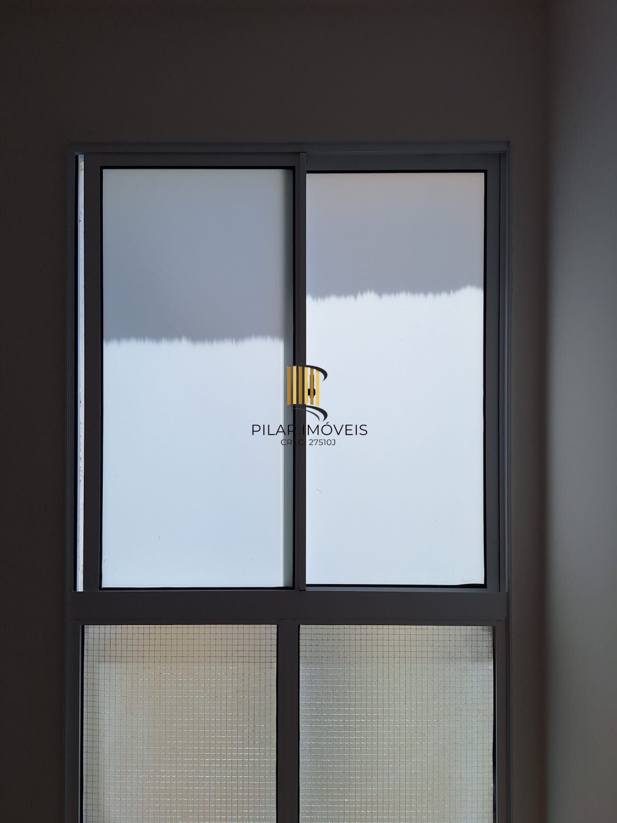 Apartamento 02 dormitorios com estacionamento privativo