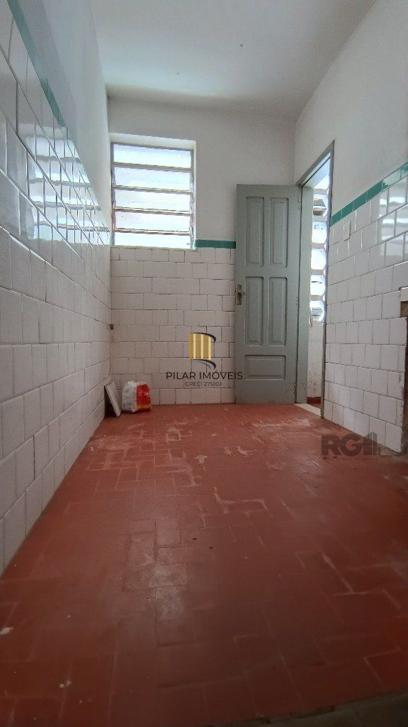 Apartamento de 2 dormitórios, 62m², térreo, frente leste/norte - BAIRRO AUXILIADORA