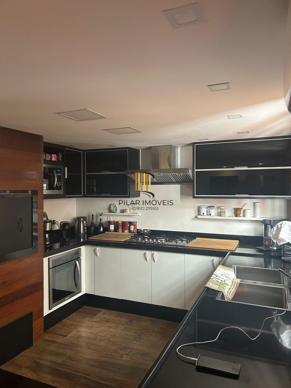 CASA -4 DORM. -com 2 suítes - 3 BOX- 297,18 m² - MENINO DEUS