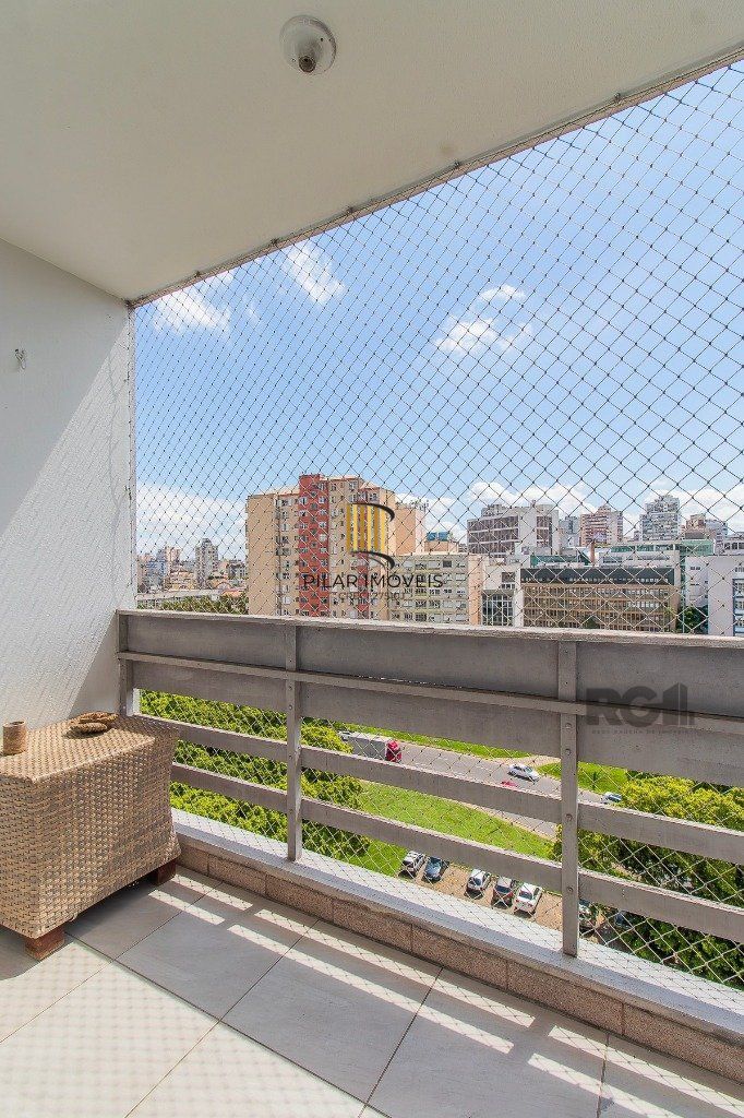 APARTAMENTO 2 DOMITÓRIOS NO BOM FIM, GARAGEM ELEVADOR PROXIMO A UFRGS PORTO ALEGRE