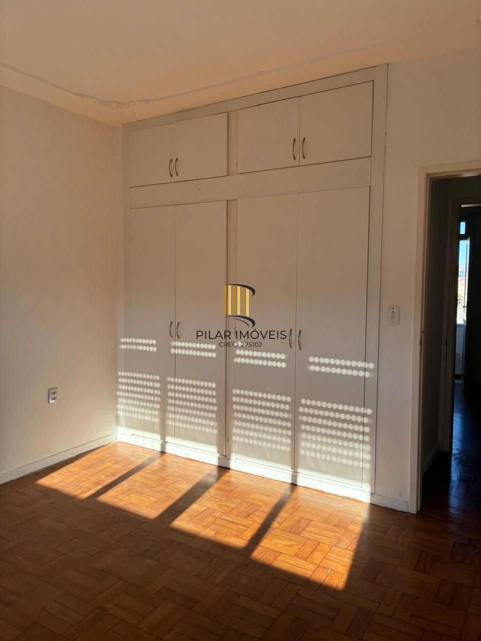 AMPLO APARTAMENTO DE 3 DORMITÓRIOS NA CIDADE BAIXA