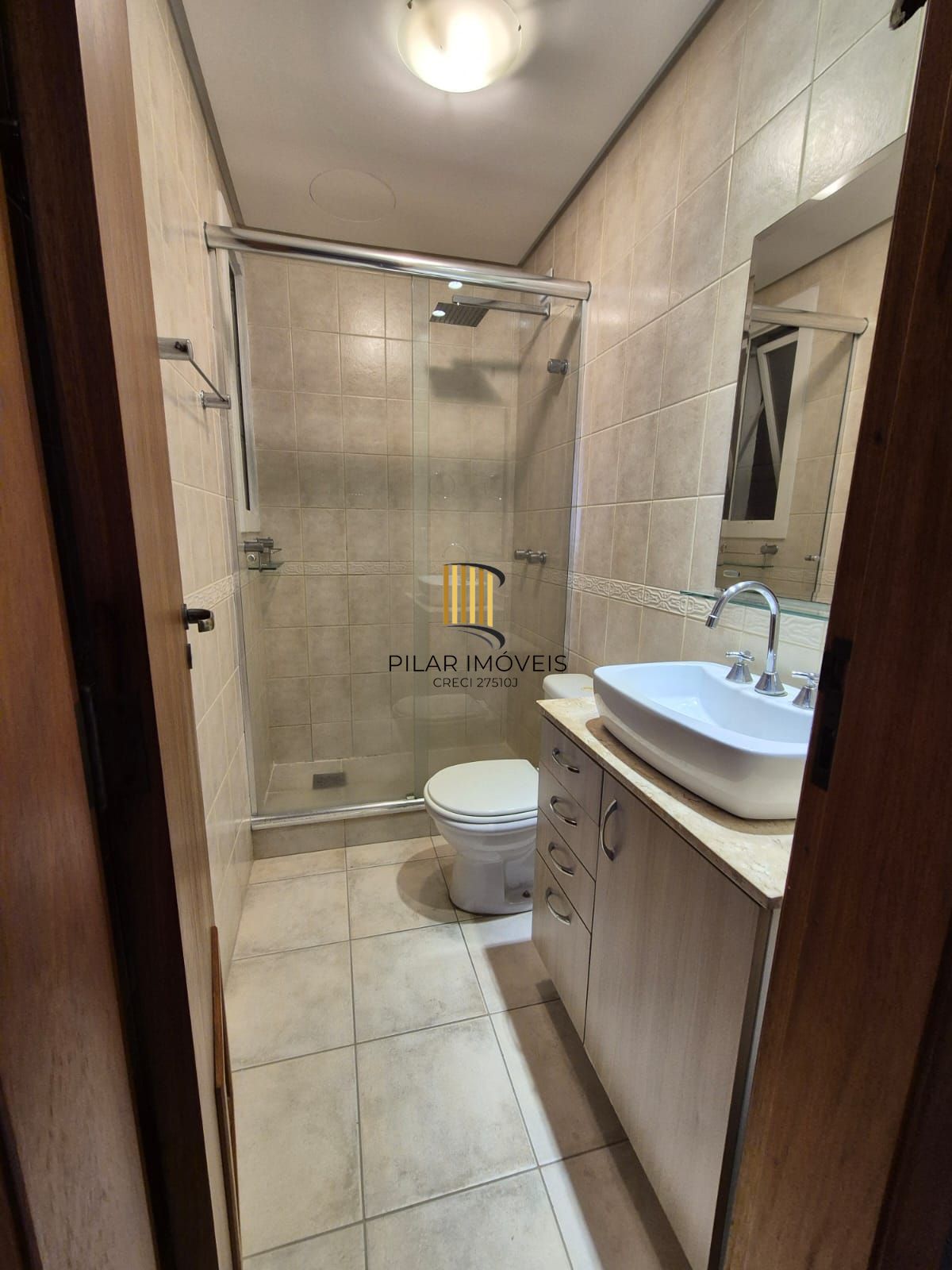 Apartamento 2 dormitórios, com box para carro, no bairro Jardim Leopoldina.