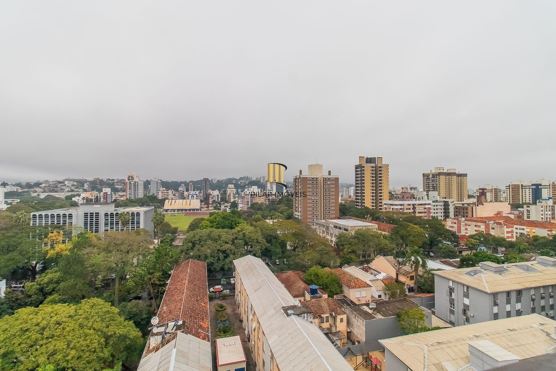 LINDO APARTAMENTO NO MENINO DEUS  com 117 M PRIVATIVOS, 3 DORITÓRIOS COM SUÍTES E VAGA DUPLA