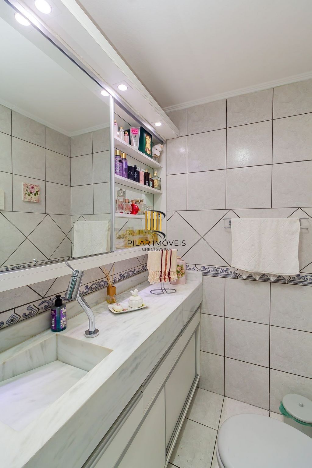 Apartamento  2 dormitórios,  2 banheiros76m²