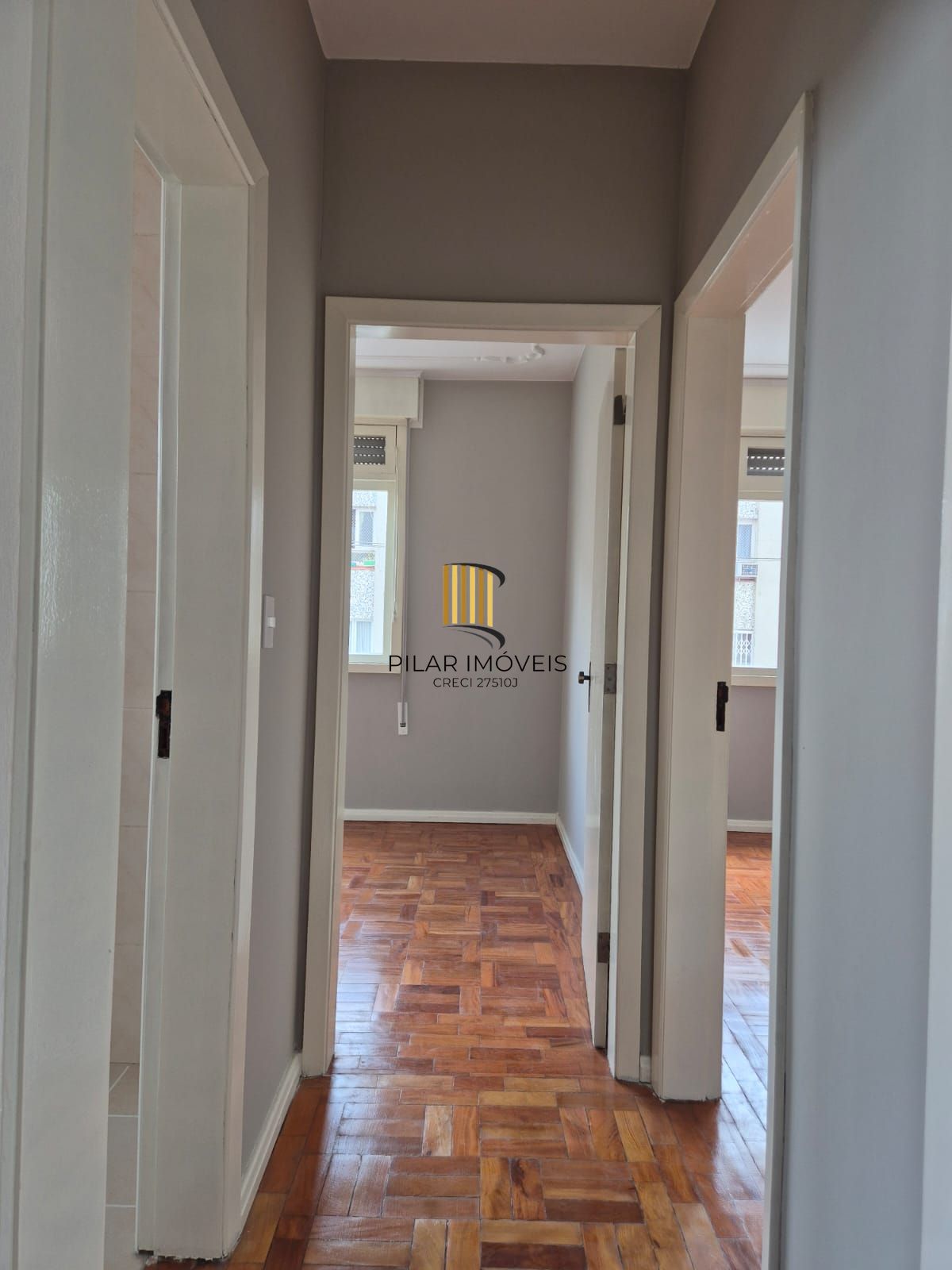 Apto 2D com dependencia completa na Cidade Baixa