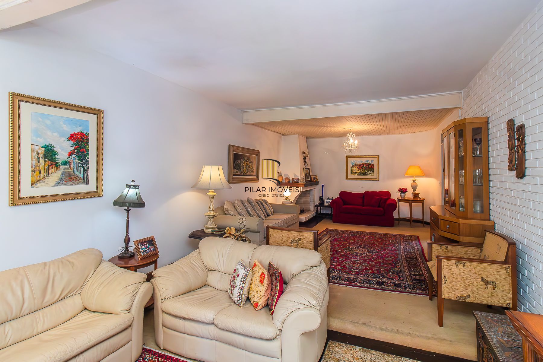 Casa com 5 dormitórios e muito mais