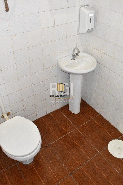 Loja para Venda - 230.6m², 0 dormitórios, 1 vaga - Camaquã