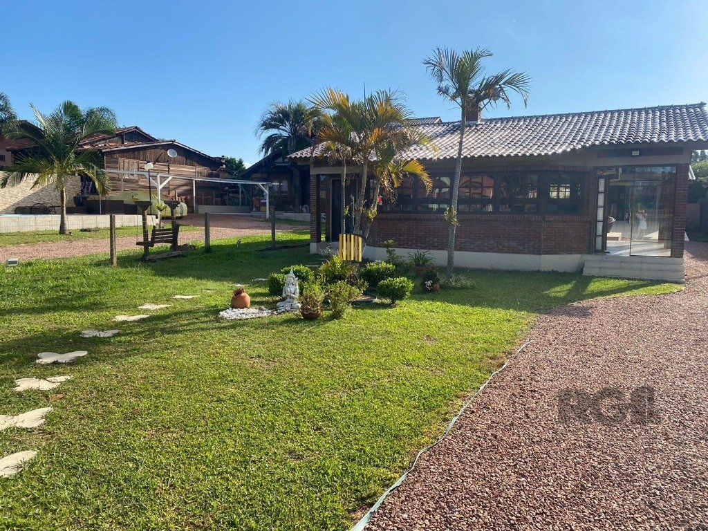 CASA EM CONDOMÍNIO - 3 dorms. - 3 vagas - 150 m² - VIAMÃO