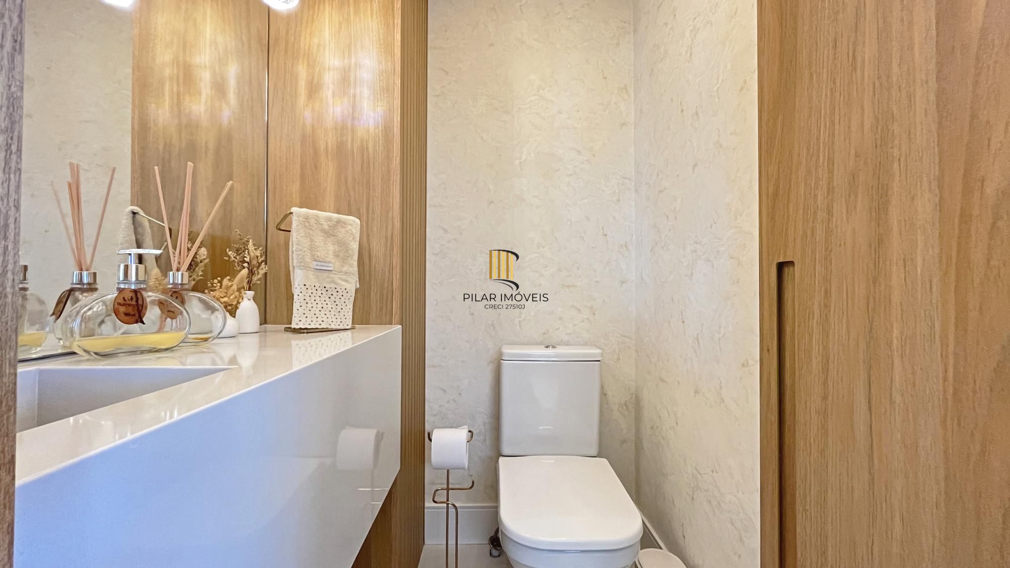 Duplex, mobiliado, andar alto de 2 dormitórios; 2 vagas