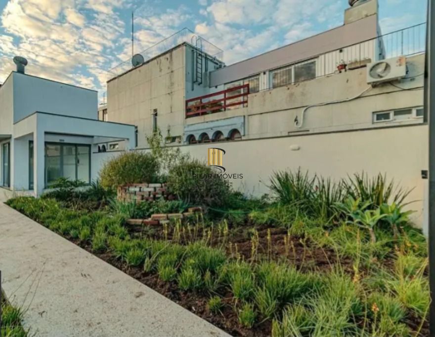 Apartamento 2 dormitórios, 1 suite, 1 vaga.