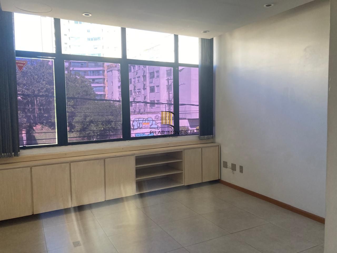 Conjunto de Salas na Rua Érico Veríssimo