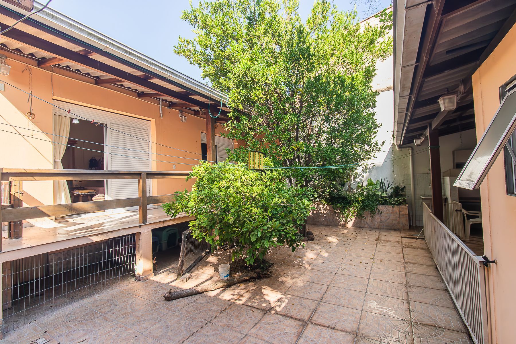 Casa 4 dormitórios - 1 vaga -  330m² Menino Deus