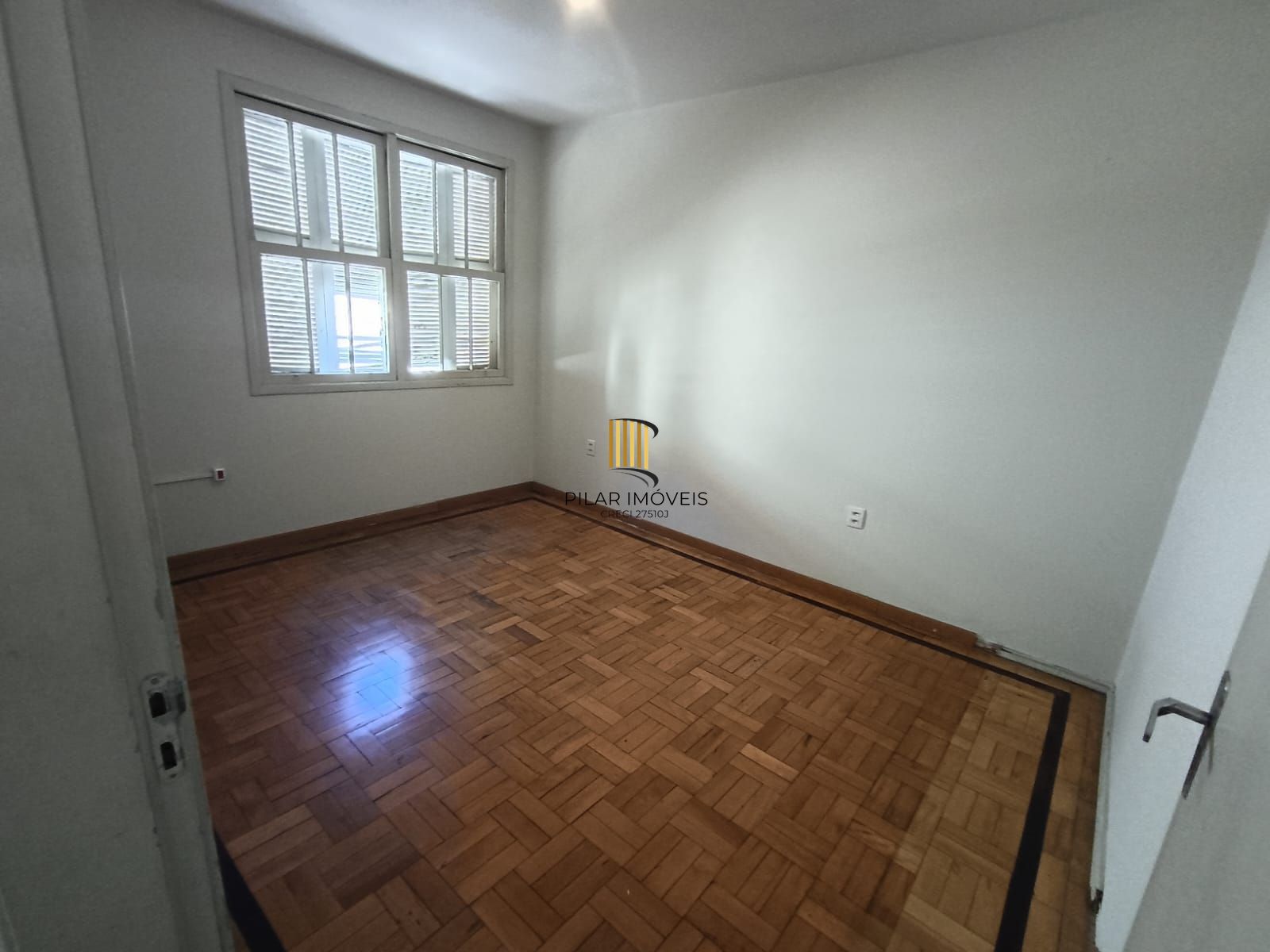 Apartamento 2 dormitórios- Menino Deus.