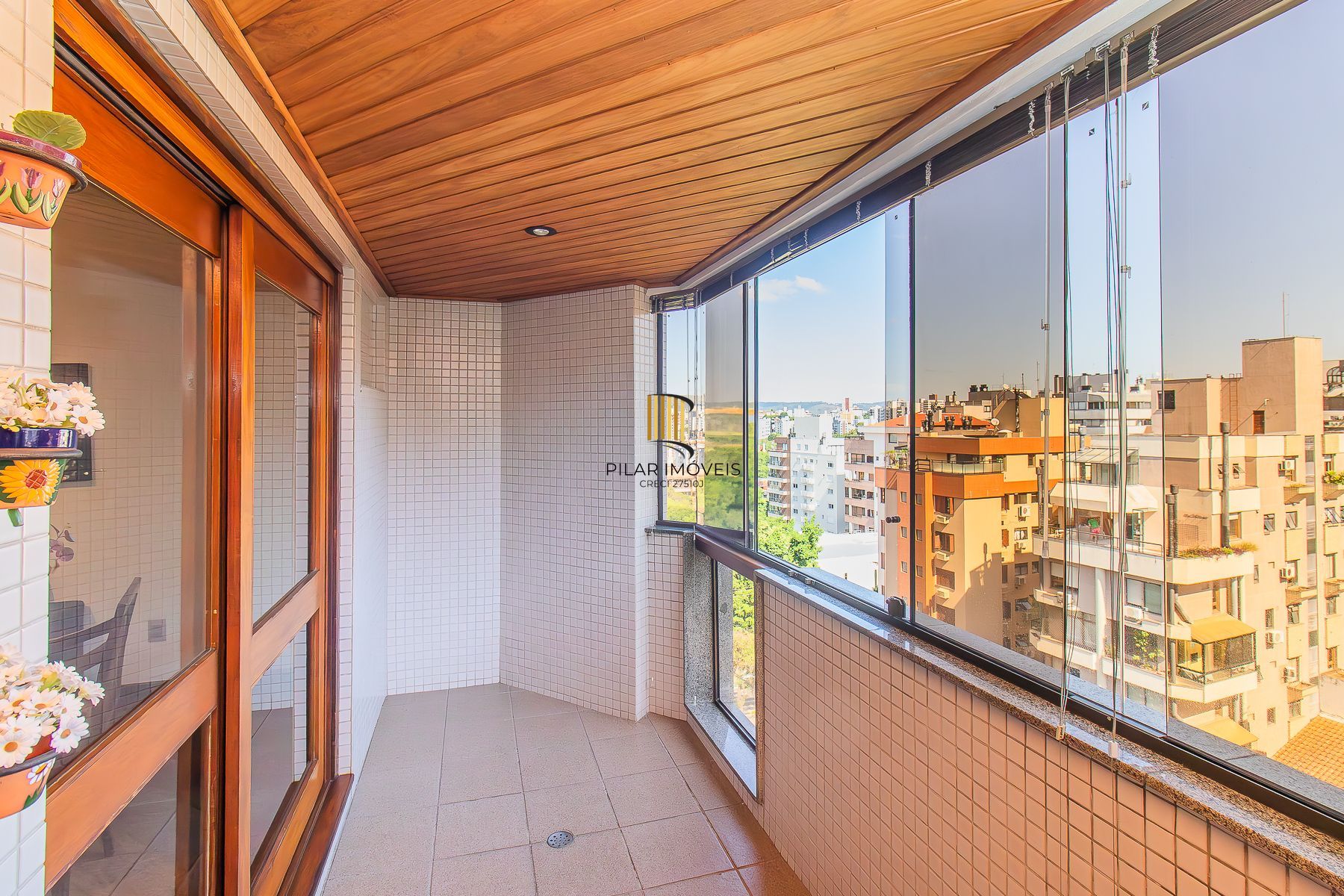 3 Dormitórios com suíte e vista próximo a Encol