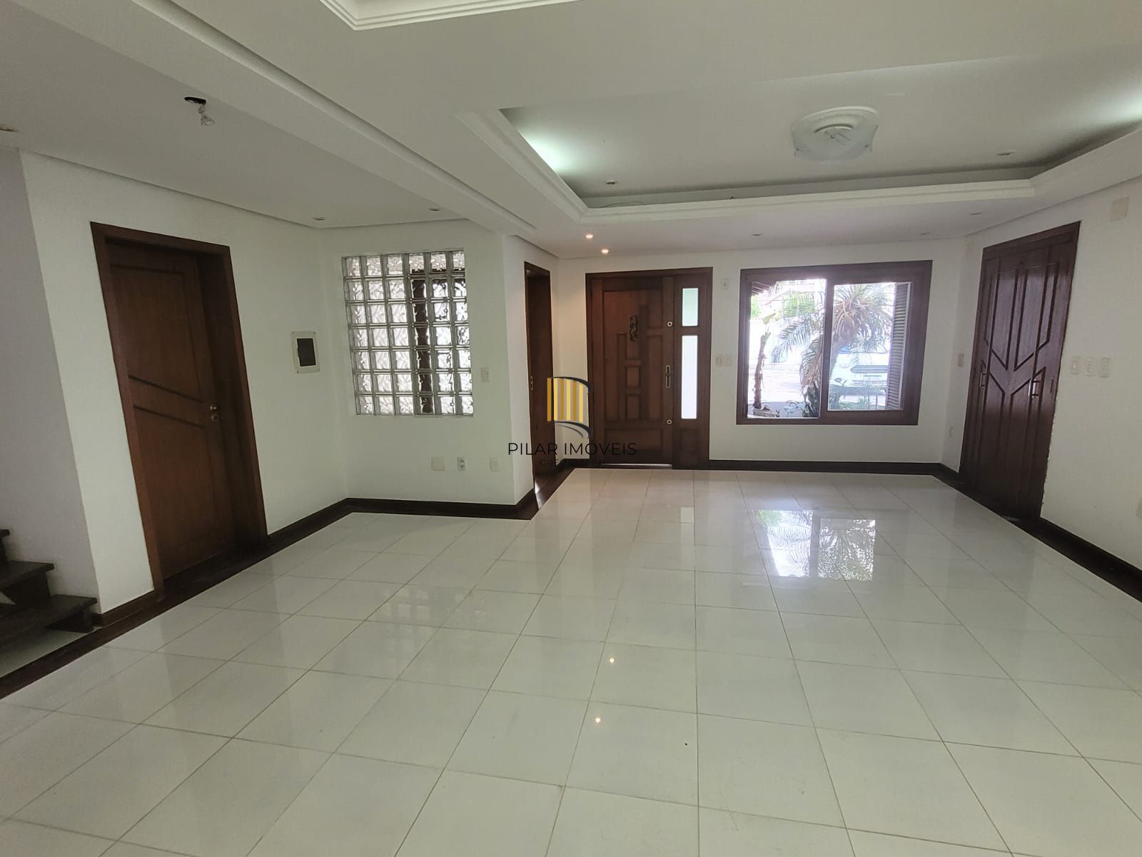 Casa no bairro Ipanema com 291 m² de área privativa e 8 garagens