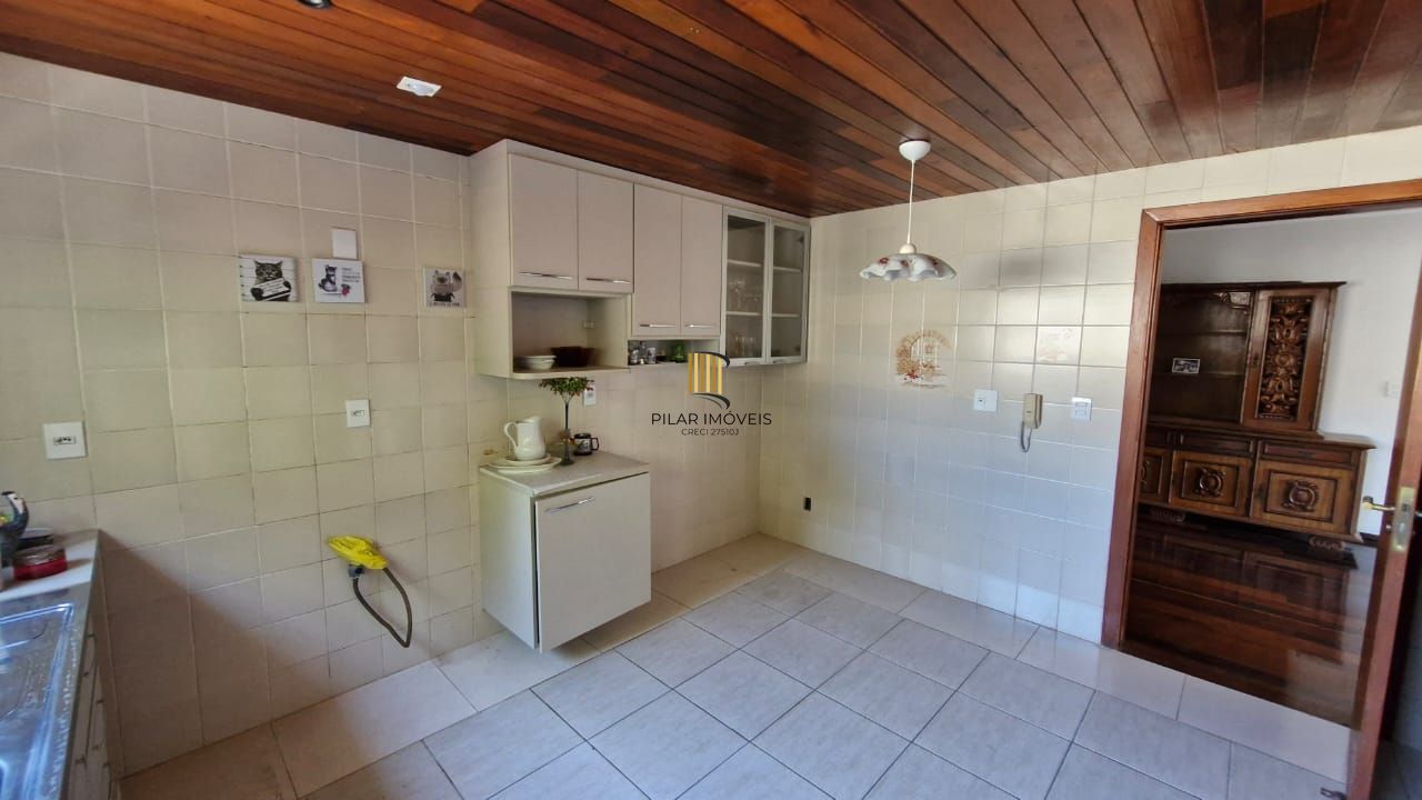 Apartamento na Av. Getulio Vargas com 3 dormitórios sendo uma suíte, 1 garagem