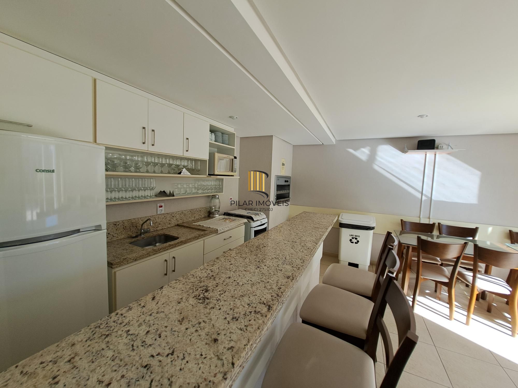 Apartamento 2 dormitórios com vaga no Menino Deus