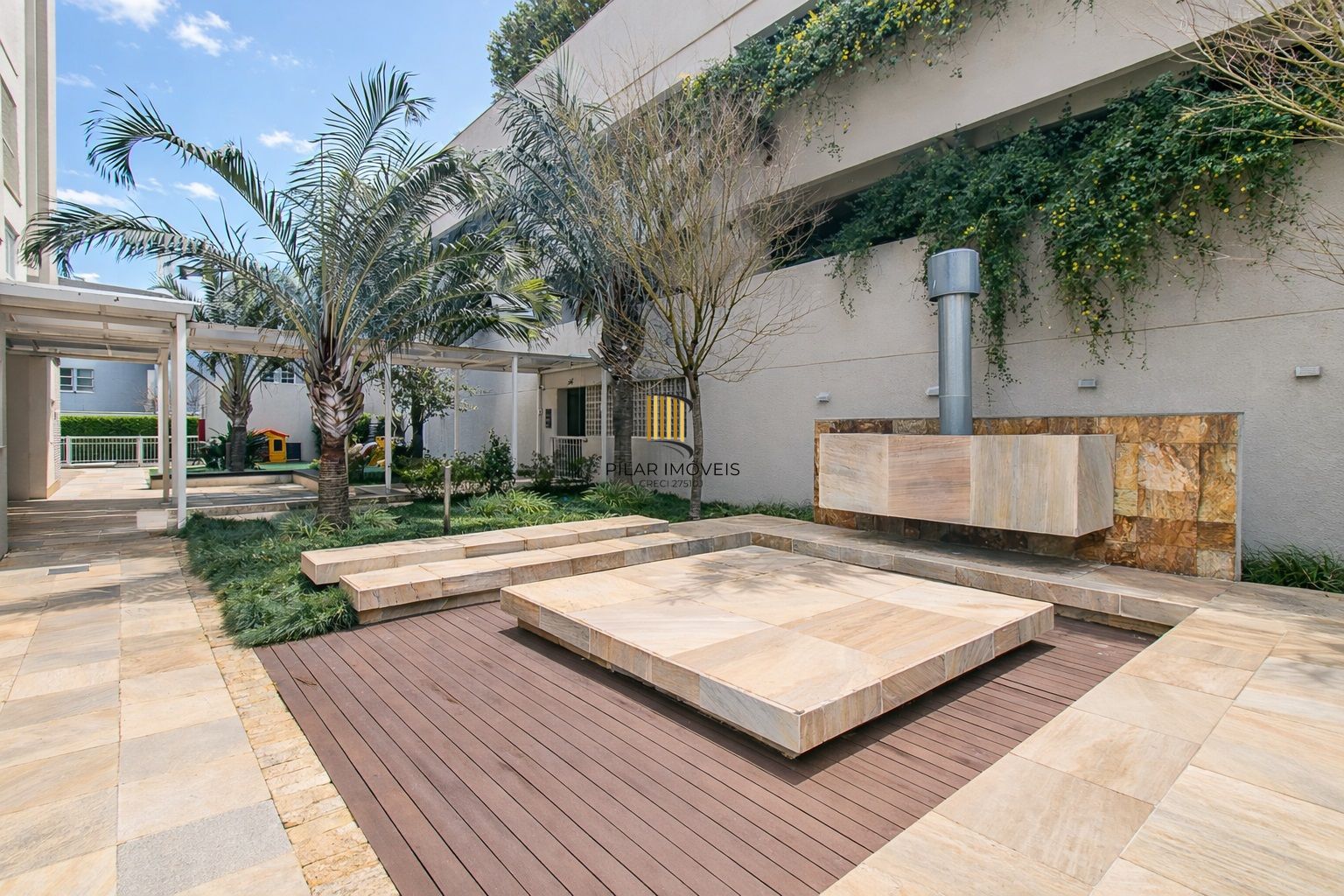 3 suítes 2 vagas Menino Deus